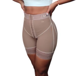 Short alta compresión corte alto efecto push up con gafetes para postparto y uso diario