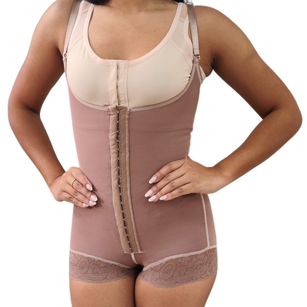 Faja Body Cachetero Postparto de alta compresión control abdomen y levanta glúteos