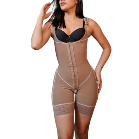 Faja completa al muslo de Powernet y Spandex con gafetes y encaje, alta compresión para control abdominal y postoperatorio.