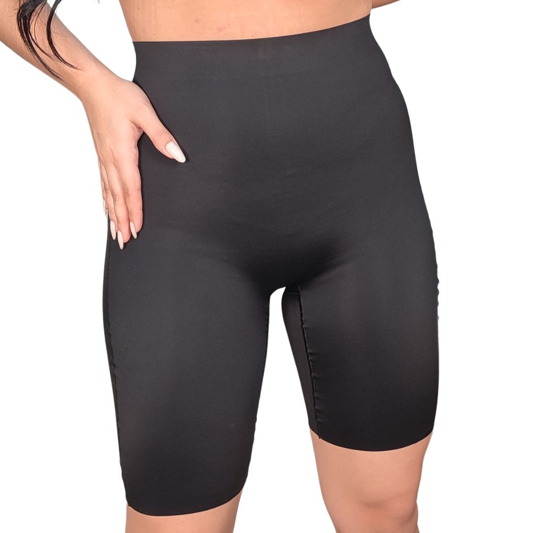 Short moldeador seamless (sin costuras) modelo Sophia Secret, talle alto de mediana compresión, control de abdomen y muslos, totalmente invisible.