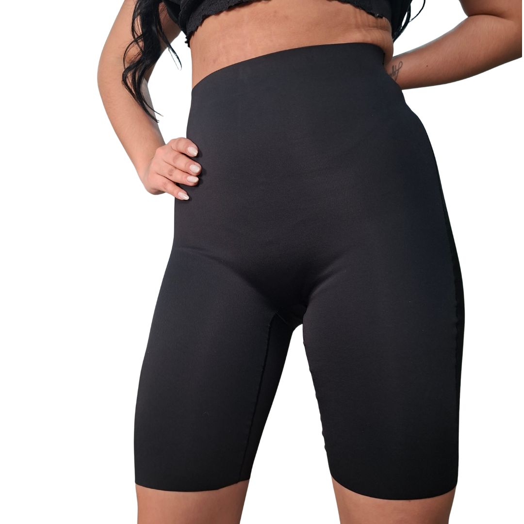 Short moldeador seamless (sin costuras) modelo Sophia Secret, talle alto de mediana compresión, control de abdomen y muslos, totalmente invisible.