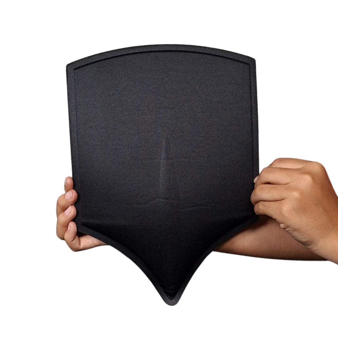 Tabla lumbar termocomprimida de color negro con diseño anatómico, ideal para soporte tras liposucción de espalda y corrección de postura.