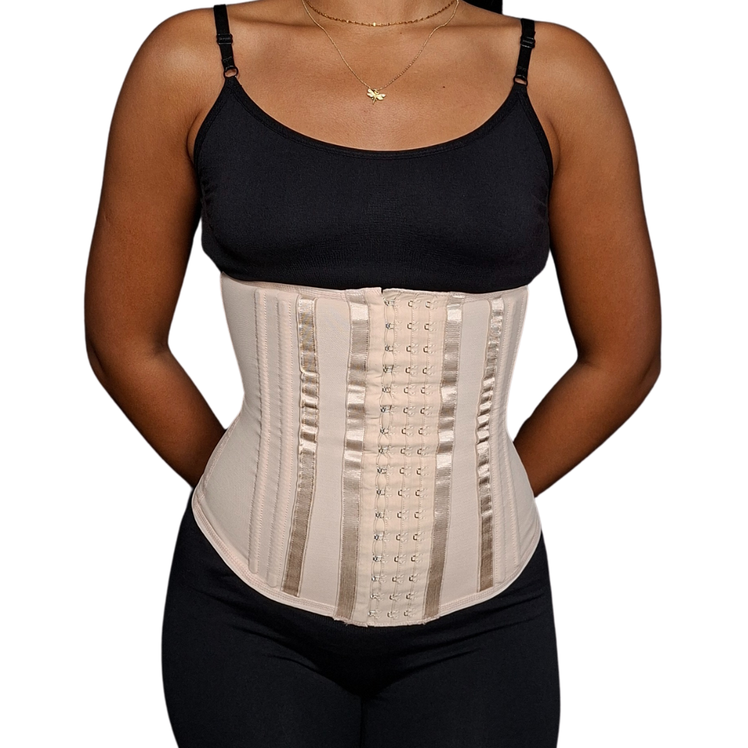 Cinturilla tipo corset de alta compresión con 8 varillas metálicas. Ideal para uso diario. Moldea y reduce visiblemente la cintura y abdomen. Proporciona soporte lumbar y corrige la postura. Fabricada en Powernet y Spandex con gafetes.