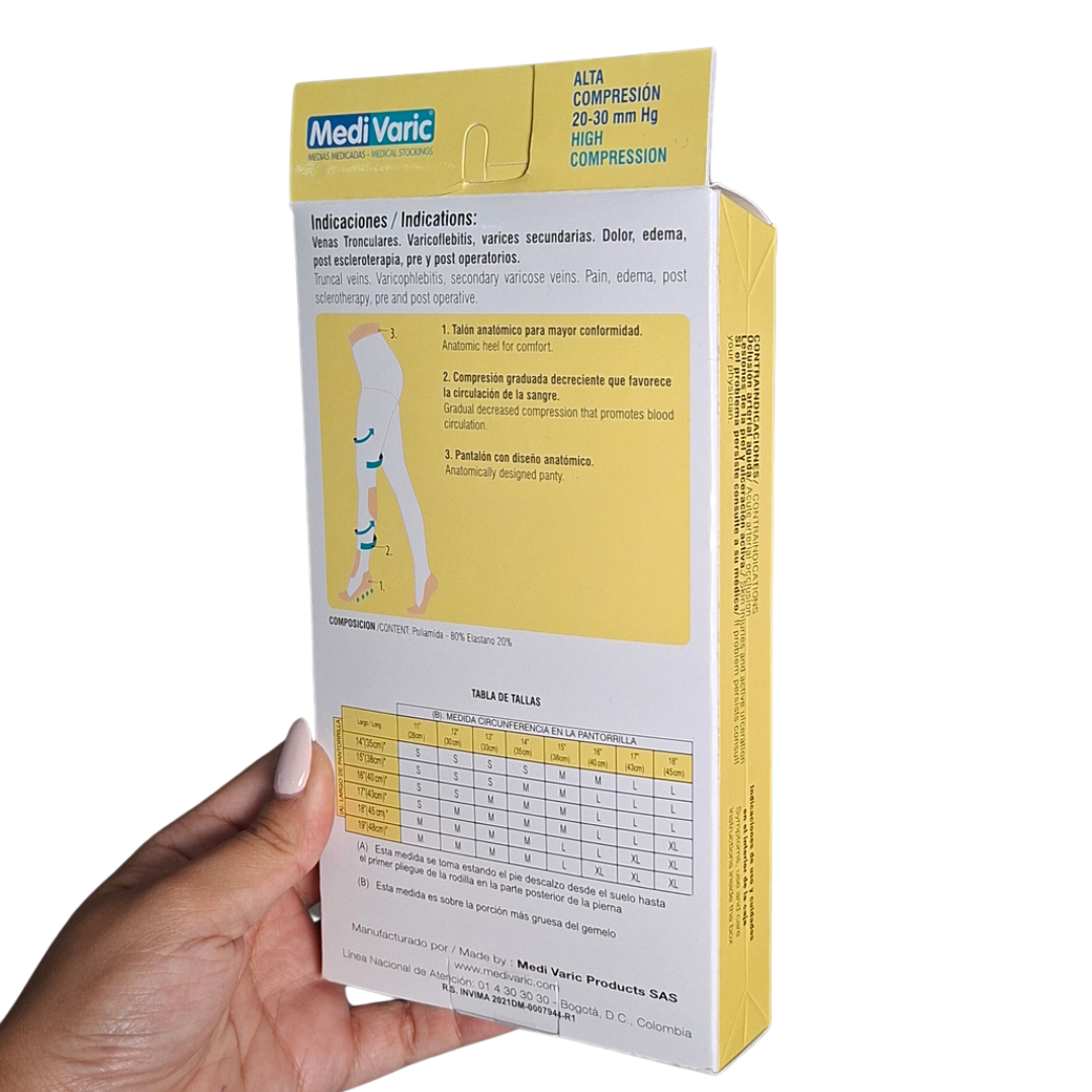 Empaque rectangular de medias medicadas de alta compresión 20-30 mmHg marca MediVaric.